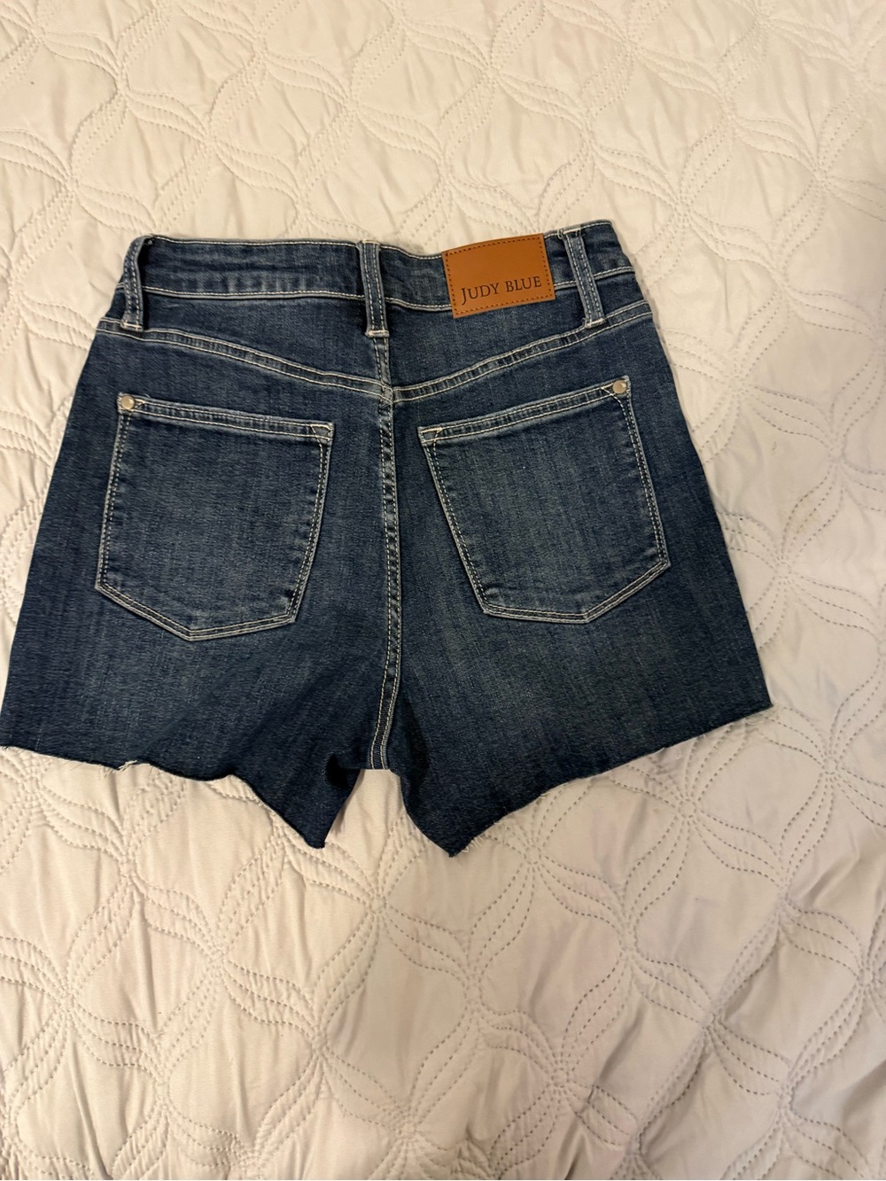 Judy Blue Denim Cutoff Shorts Womens Small Dark Wash Stretch Raw Hem NWOT - Picture 5 of 5